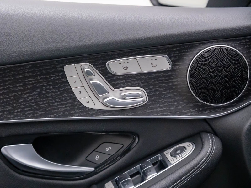 Mercedes-Benz GLC 300 AMG, снимка 8 - Автомобили и джипове - 53298760