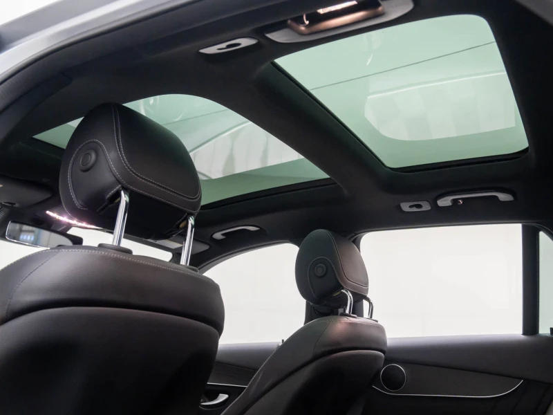 Mercedes-Benz GLC 300 AMG, снимка 16 - Автомобили и джипове - 53298760