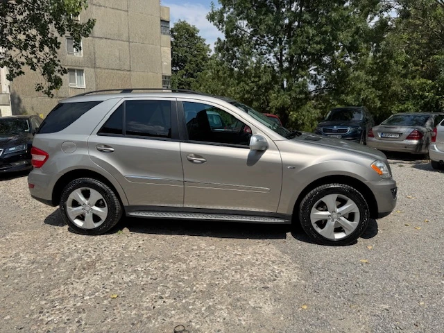 Mercedes-Benz ML 320, снимка 4 - Автомобили и джипове - 55684427