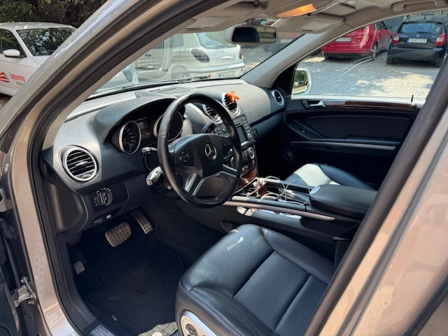 Mercedes-Benz ML 320, снимка 8 - Автомобили и джипове - 55684427