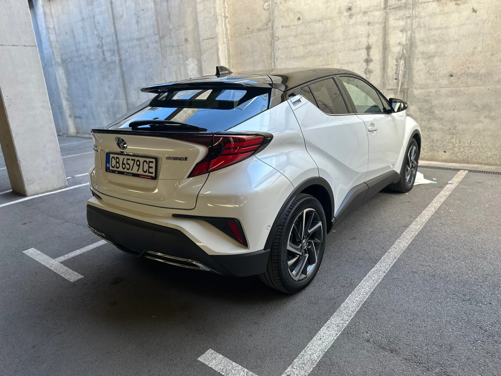 Toyota C-HR с ГАРАНЦИЯ/ОБСЛУЖЕН/2.0Hybrid/184к.с/JBL/ - изображение 3