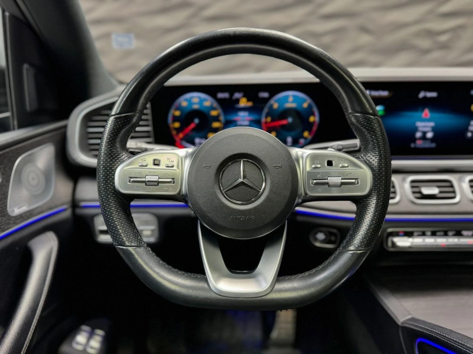 Mercedes-Benz GLS 400  - изображение 9