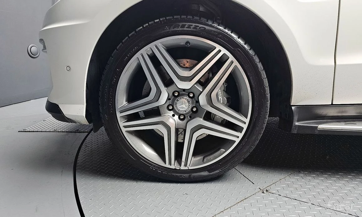 Mercedes-Benz ML 63 AMG  - изображение 5