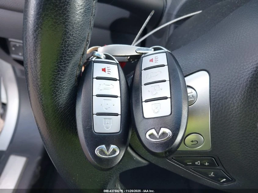 Infiniti QX70 3.7L V-6 DOHC, VVT, 325HP 4X2 Drive - изображение 3