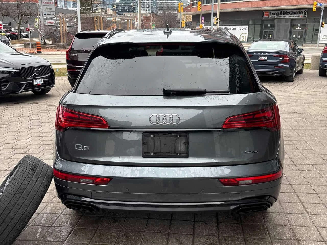 Audi Q5 * FULL S LINE* ДИСТРОНИК* ДВА ЧИФТА ГУМИ/ДЖАНИ* , снимка 5 - Автомобили и джипове - 53930340