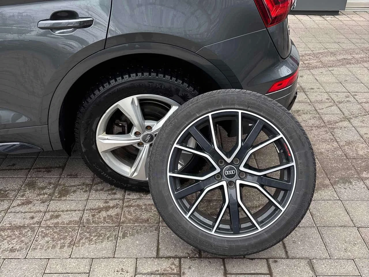 Audi Q5 * FULL S LINE* ДИСТРОНИК* ДВА ЧИФТА ГУМИ/ДЖАНИ* , снимка 6 - Автомобили и джипове - 53930340