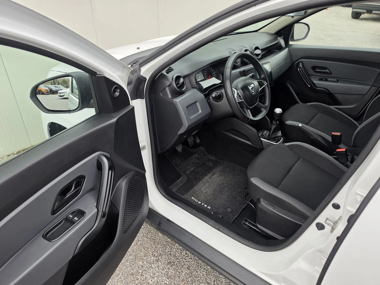 Dacia Duster 1.5DCi Euro6, снимка 8 - Автомобили и джипове - 54087478