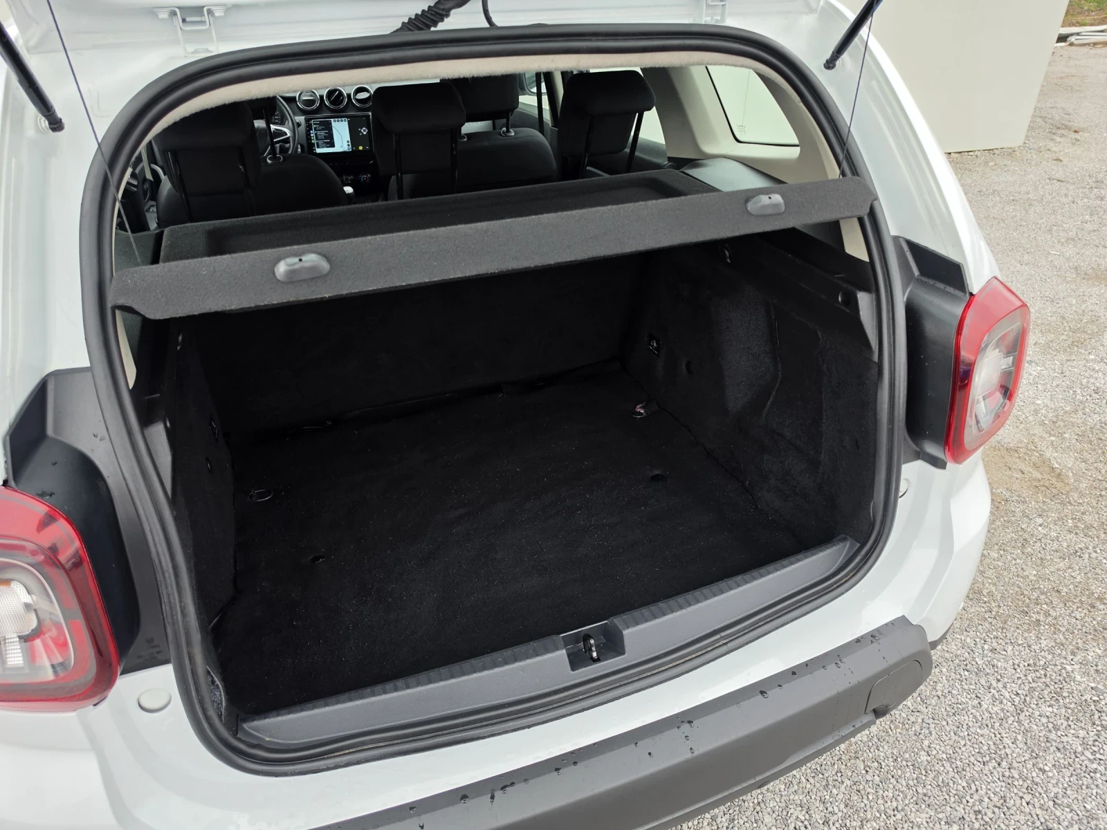 Dacia Duster 1.5DCi Euro6, снимка 16 - Автомобили и джипове - 54087478