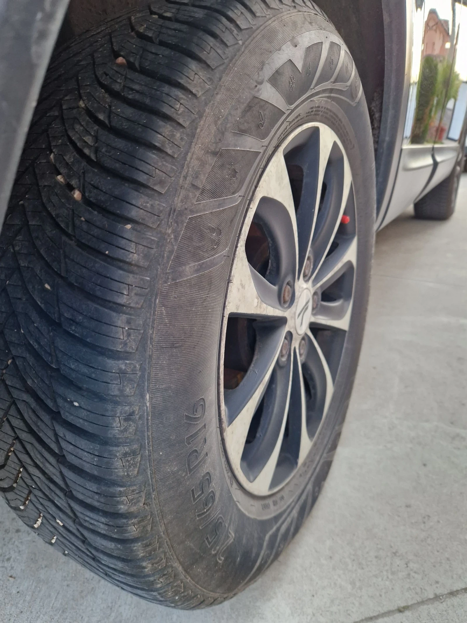 Nissan Qashqai 2.0dci Acenta, снимка 14 - Автомобили и джипове - 54319068