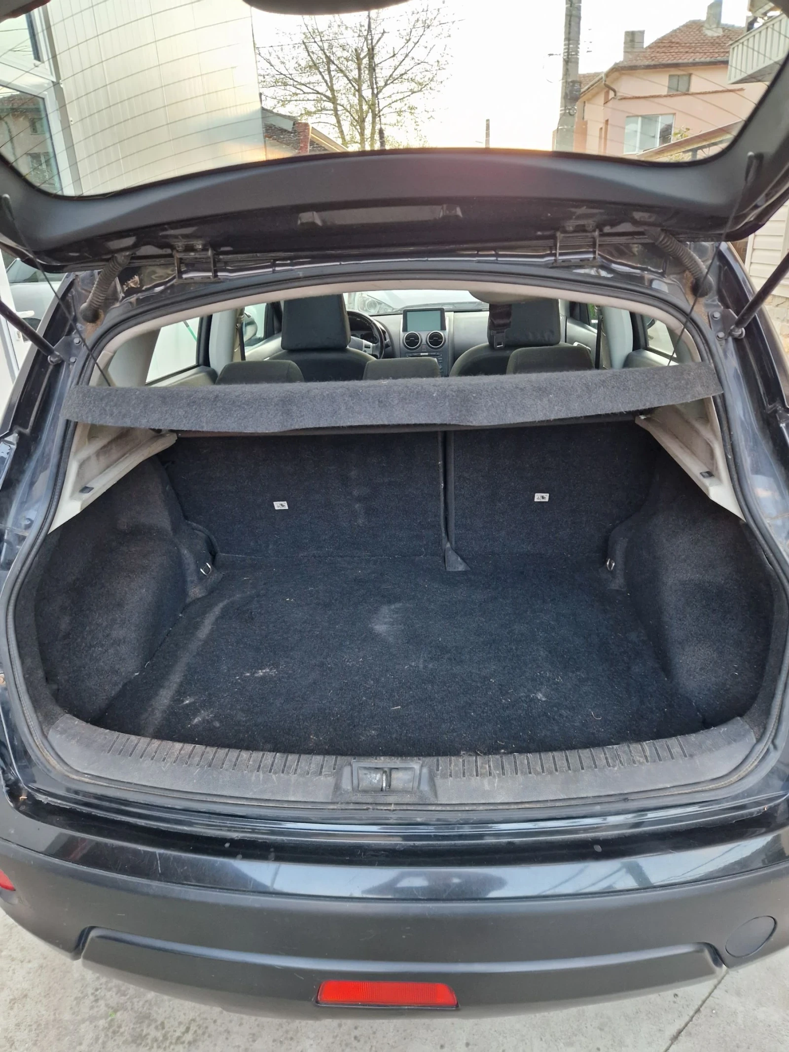 Nissan Qashqai 2.0dci Acenta, снимка 10 - Автомобили и джипове - 54319068