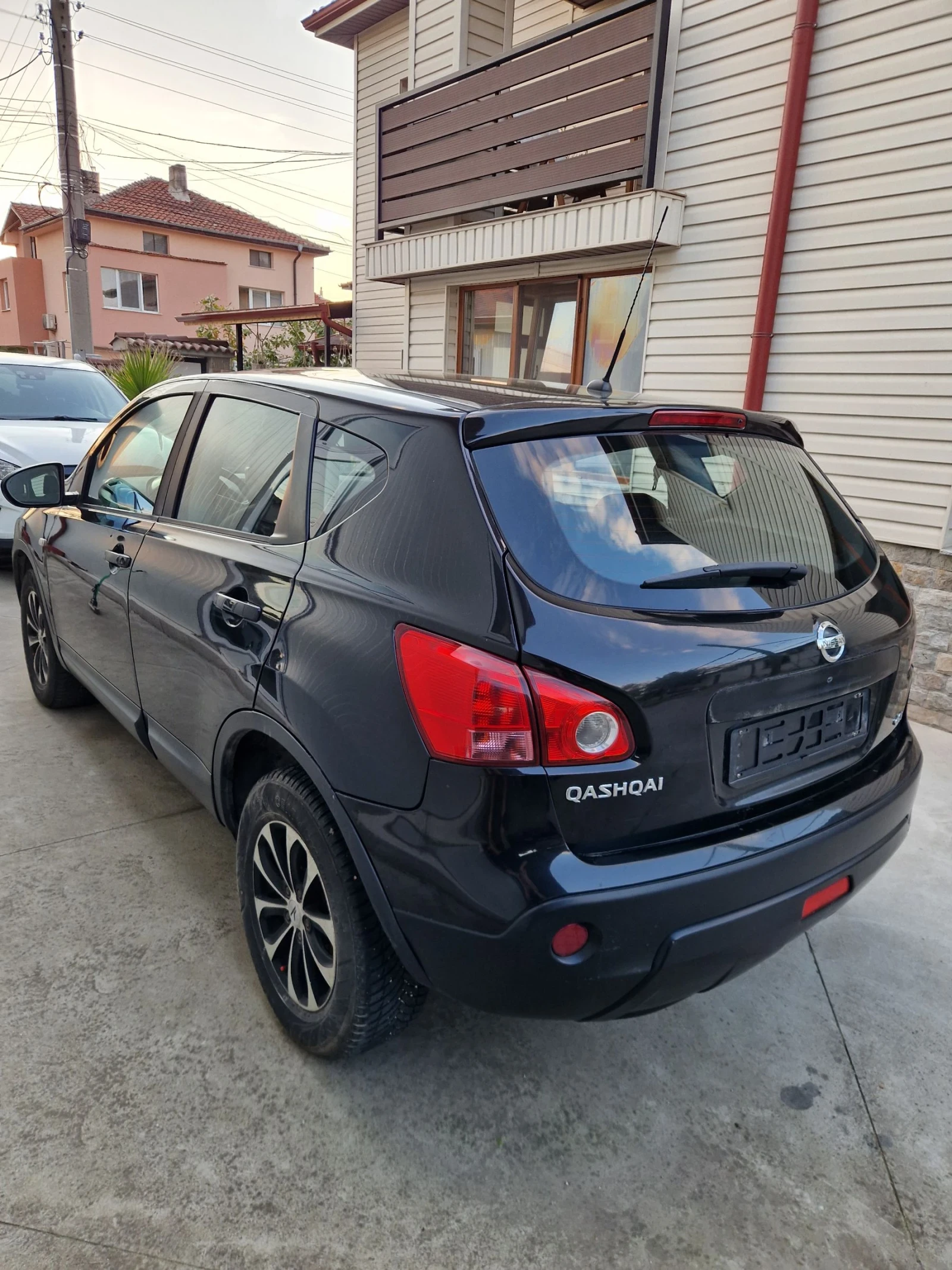 Nissan Qashqai 2.0dci Acenta, снимка 3 - Автомобили и джипове - 54319068