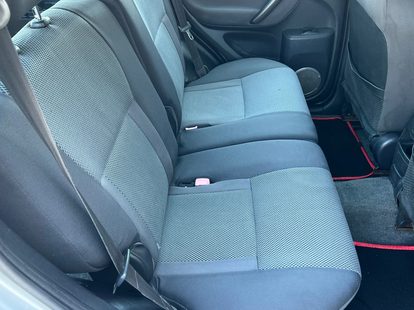 Toyota Rav4 2.0 D-4D, снимка 13 - Автомобили и джипове - 54552072