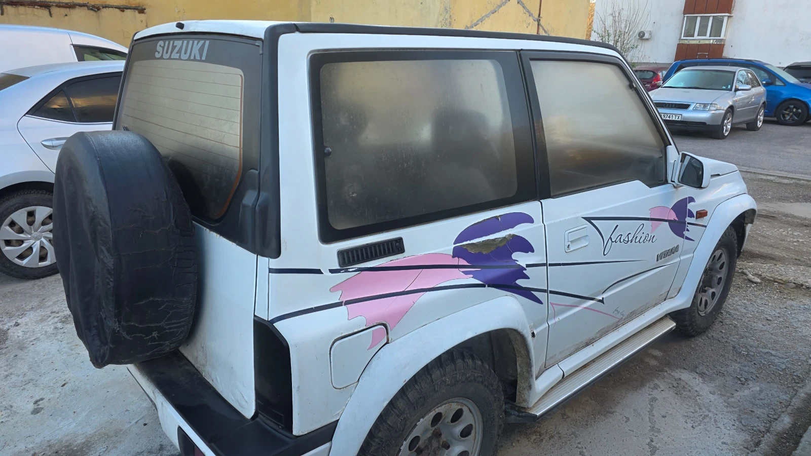 Suzuki Vitara 1.6 benzin 4x4, снимка 9 - Автомобили и джипове - 54918564