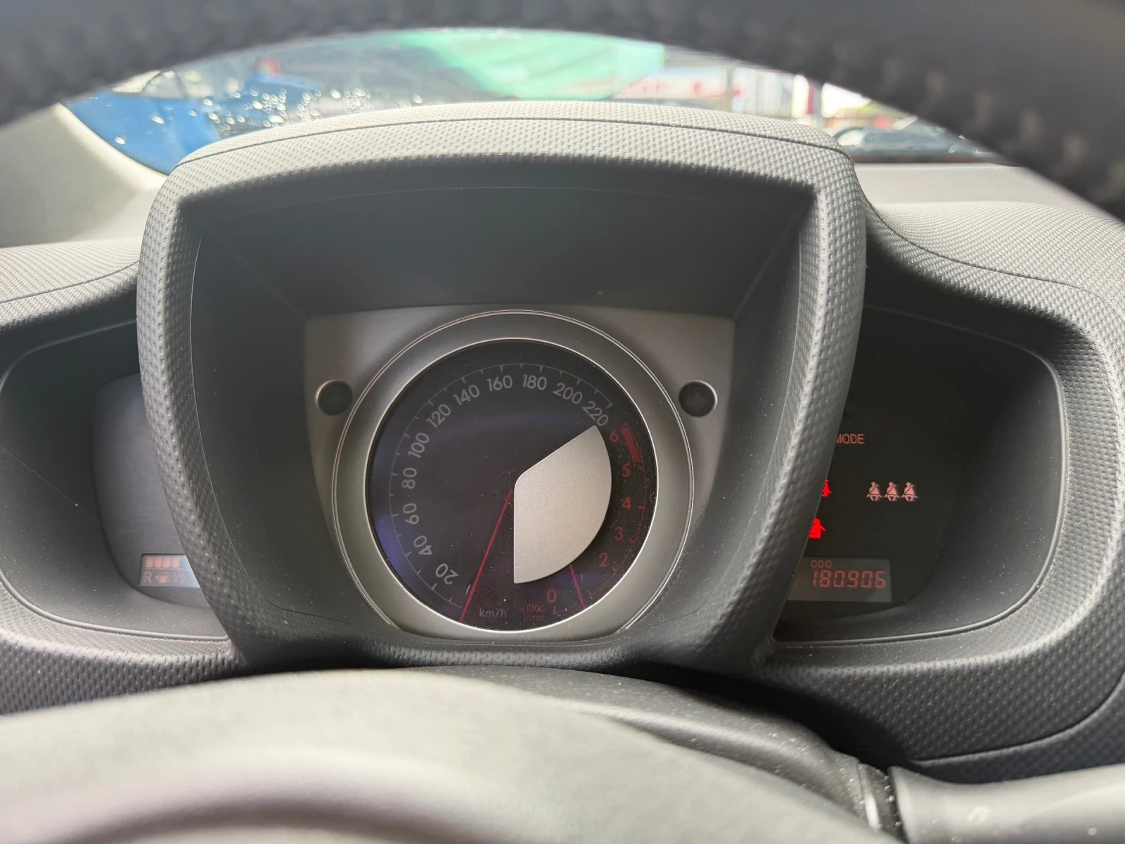 Toyota Urban Cruiser 1.4d4d 4х4 6speed star-stop КЛИМАТРОНИК ИТАЛИЯ, снимка 4 - Автомобили и джипове - 56084242