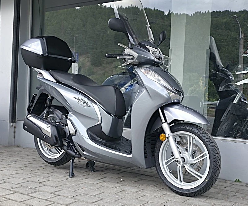 Honda Sh 300i ABS Keyless LED, снимка 3 - Мотоциклети и мототехника - 55823413