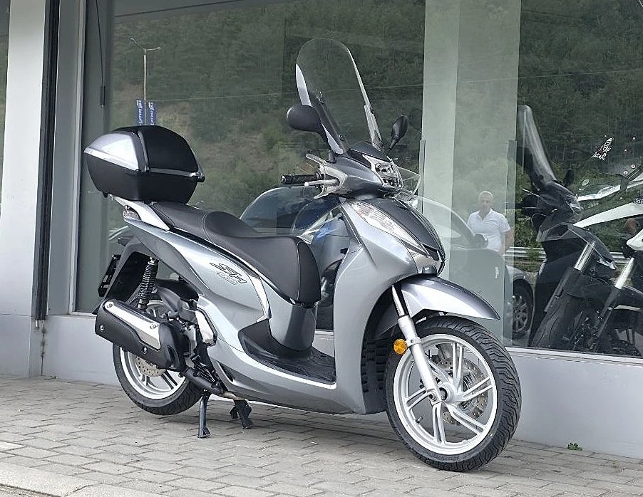 Honda Sh 300i ABS Keyless LED, снимка 5 - Мотоциклети и мототехника - 55823413