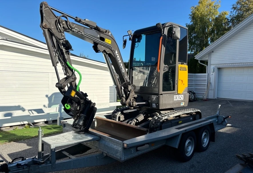 Багер Volvo ECR25D, снимка 3 - Индустриална техника - 54916496