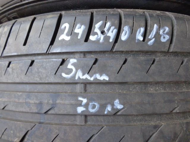 Гуми Летни 245/40R18, снимка 1 - Гуми и джанти - 18672240