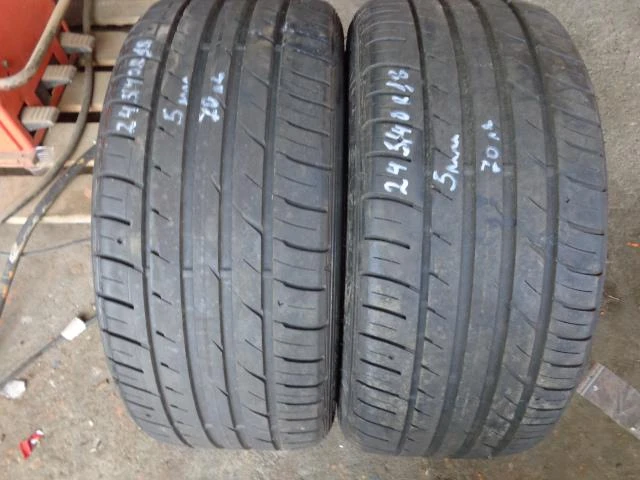 Гуми Летни 245/40R18, снимка 5 - Гуми и джанти - 18672240