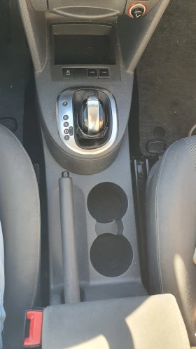 VW Caddy 1.6 TDI DSG 7 места Първи собств, снимка 9