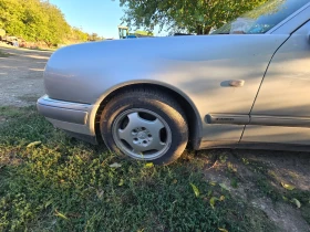 Mercedes-Benz E 250 Td, снимка 2