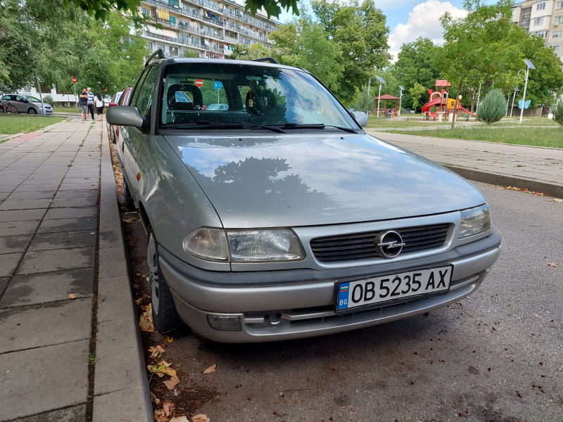 Opel Astra 1.4 16V, снимка 2 - Автомобили и джипове - 38884570