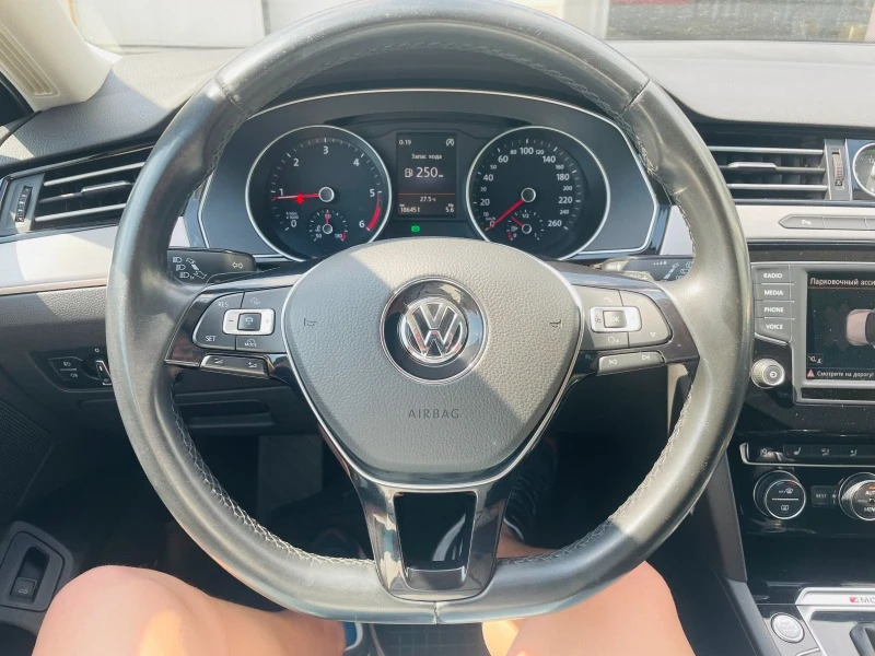 VW Passat 2.0 BiTDI 4Motion  Внос от Швейцария, снимка 12 - Автомобили и джипове - 40887004