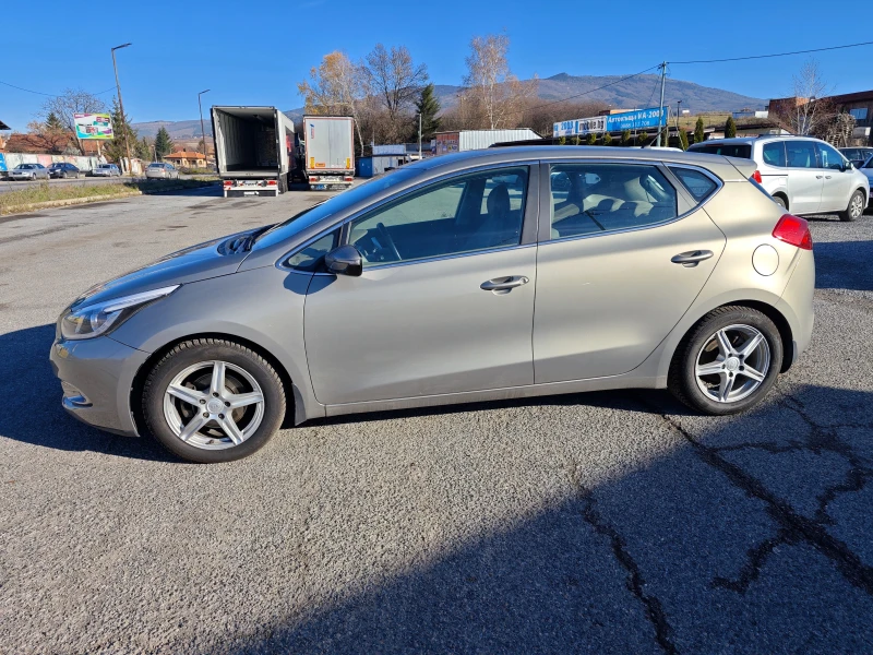 Kia Ceed 1, 6CRDi 68000km.!, снимка 2 - Автомобили и джипове - 48249663