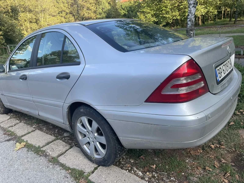 Mercedes-Benz C 180, снимка 3 - Автомобили и джипове - 48257685