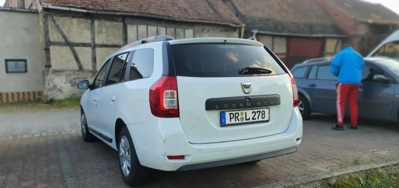 Dacia Logan, снимка 6 - Автомобили и джипове - 51905458