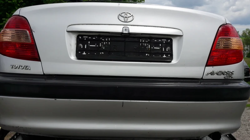 Toyota Avensis 2 бр