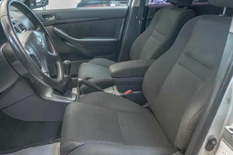 Toyota Avensis 2.0D-4D/Климатроник/Печка/Бленда/Мултиволан, снимка 8 - Автомобили и джипове - 53405516