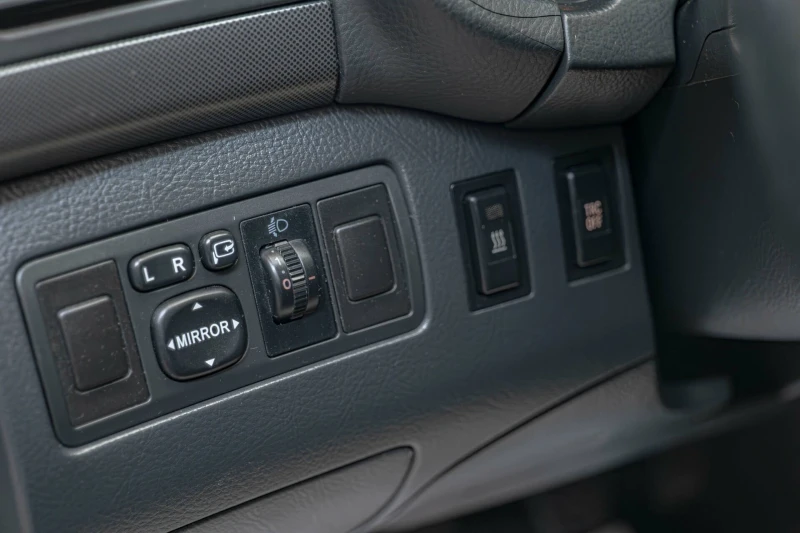 Toyota Avensis 2.0D-4D/Климатроник/Печка/Бленда/Мултиволан, снимка 9 - Автомобили и джипове - 53405516