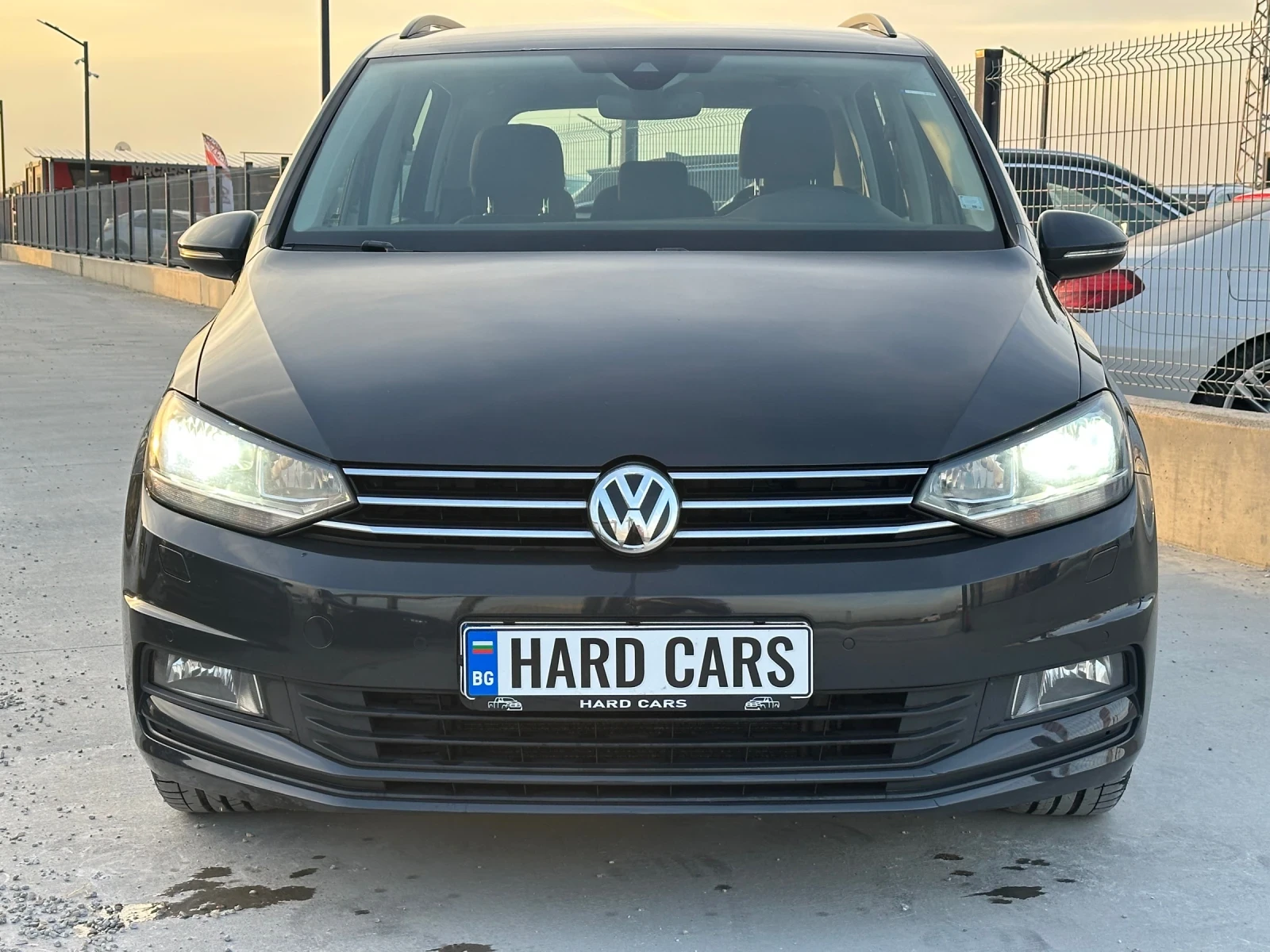 VW Touran 1.6TDI* 2017г* АВТОМАТИК* 222.000КМ - изображение 2