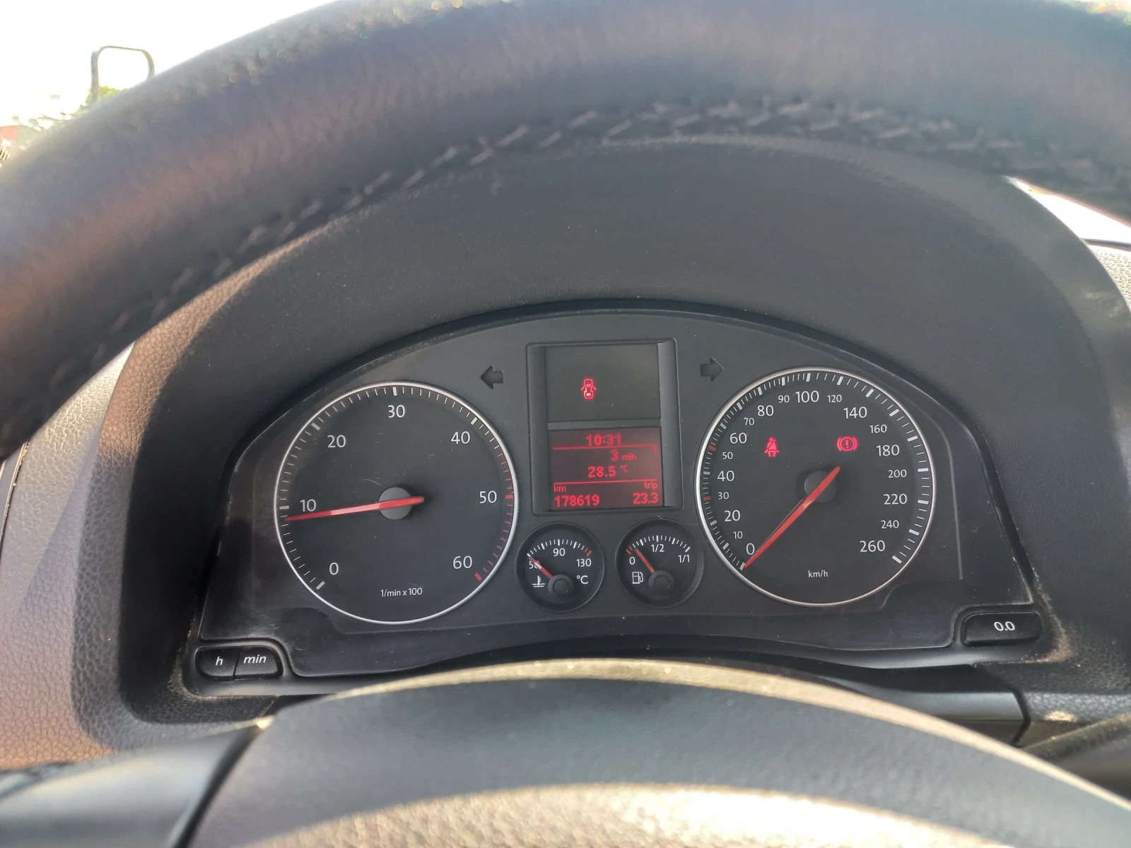VW Golf 1, 9 TDI - изображение 8