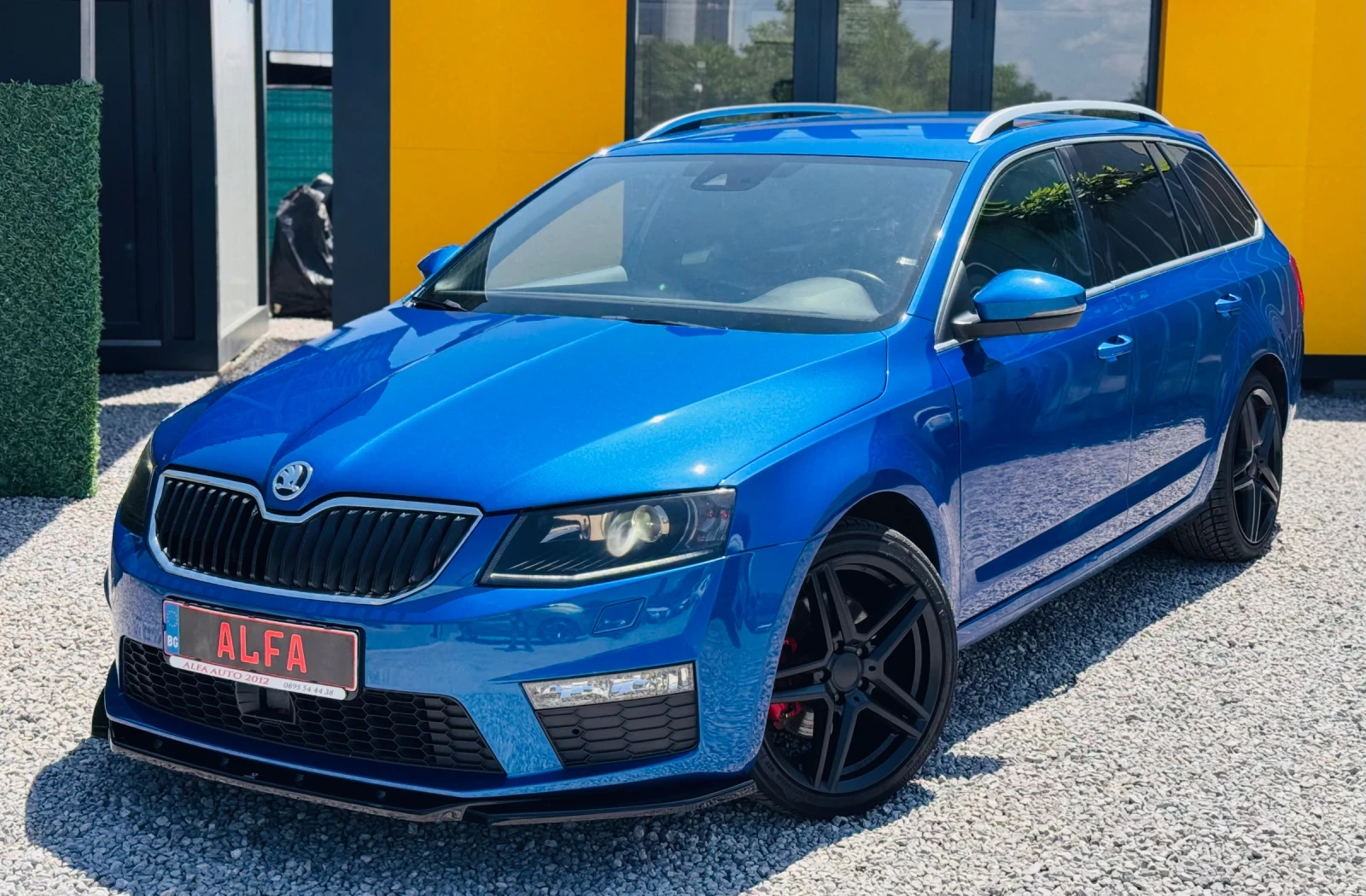 Skoda Octavia VRS/2.0d/CarPLAY/ДИСТРОНИК+ WAZE/СИНЯ ПЕРЛА/// - изображение 3