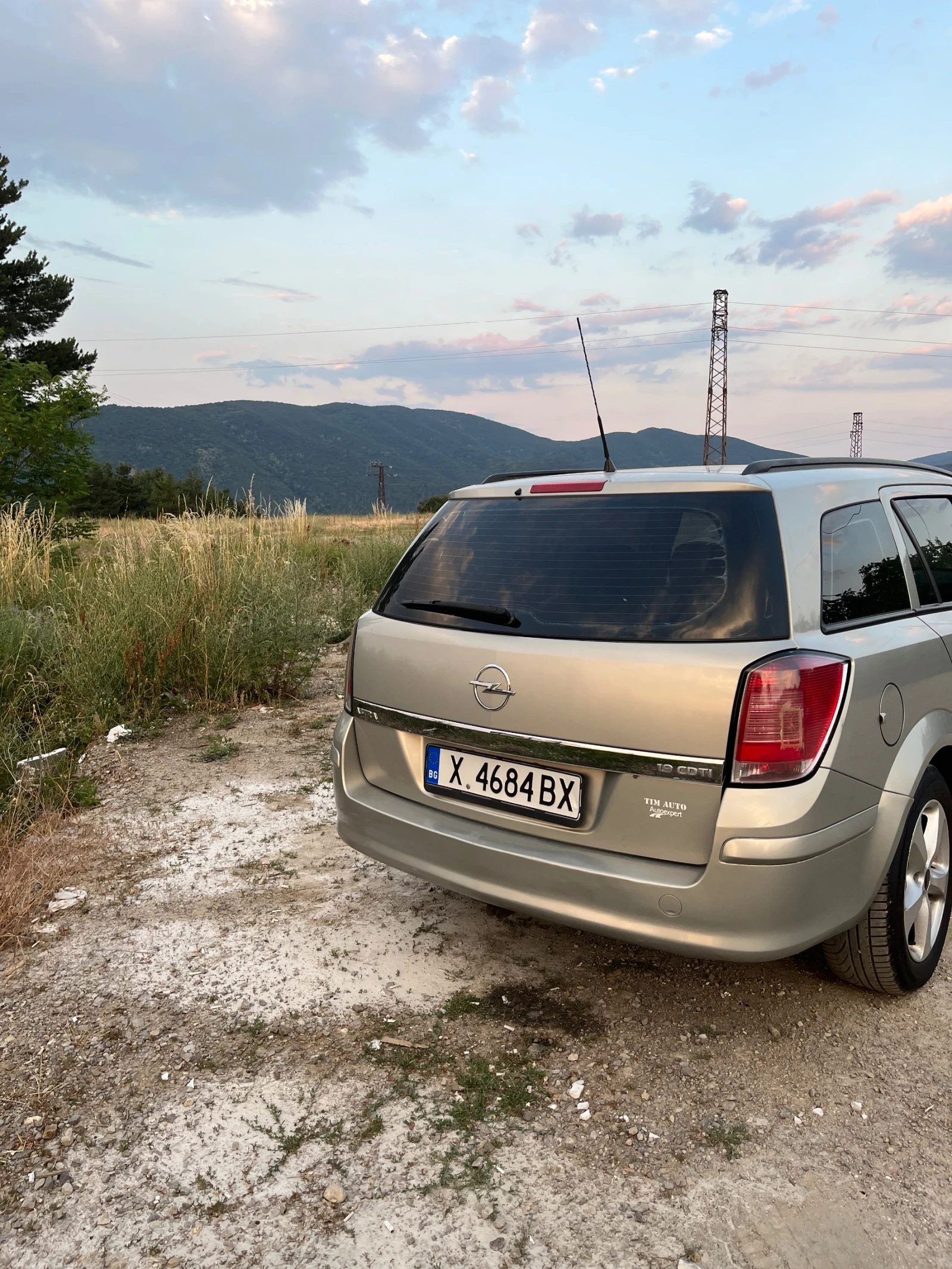 Opel Astra 1, 9 CDTI 120hp - изображение 2
