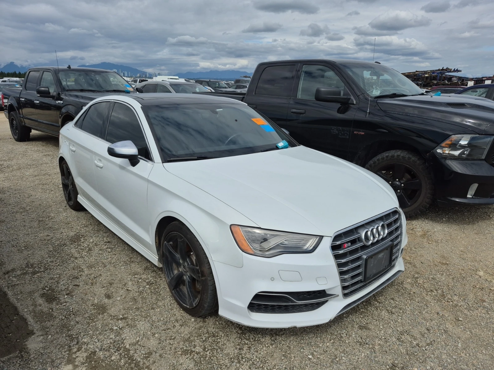 Audi S3 PROGRESSIV* CARFAX * АвтоКредит * Цена до България - изображение 2