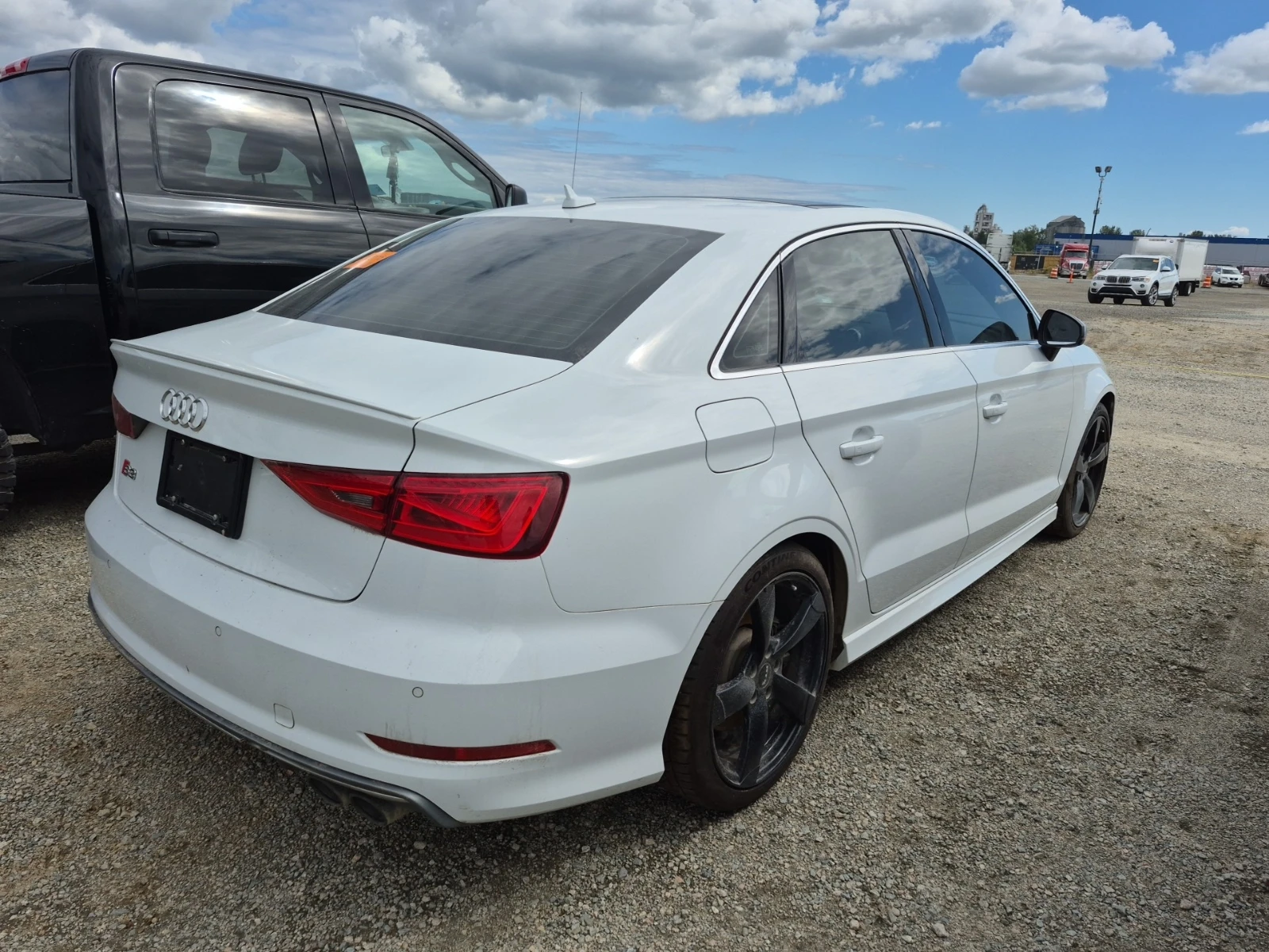 Audi S3 PROGRESSIV* CARFAX * АвтоКредит * Цена до България - изображение 3