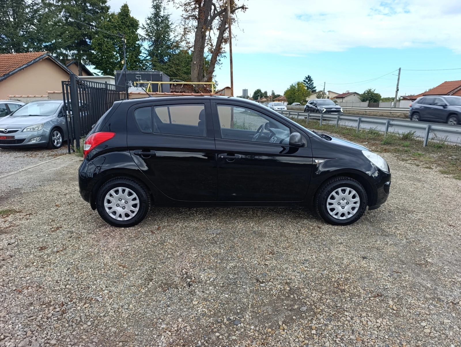 Hyundai I20 1.2i-16v БЕНЗИН - изображение 8