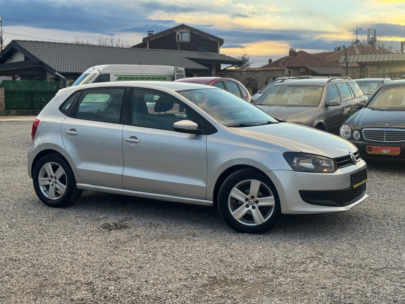 VW Polo 1.6TDI 90кс АВТОМАТИК DSG КЛИМАТИК  - изображение 7