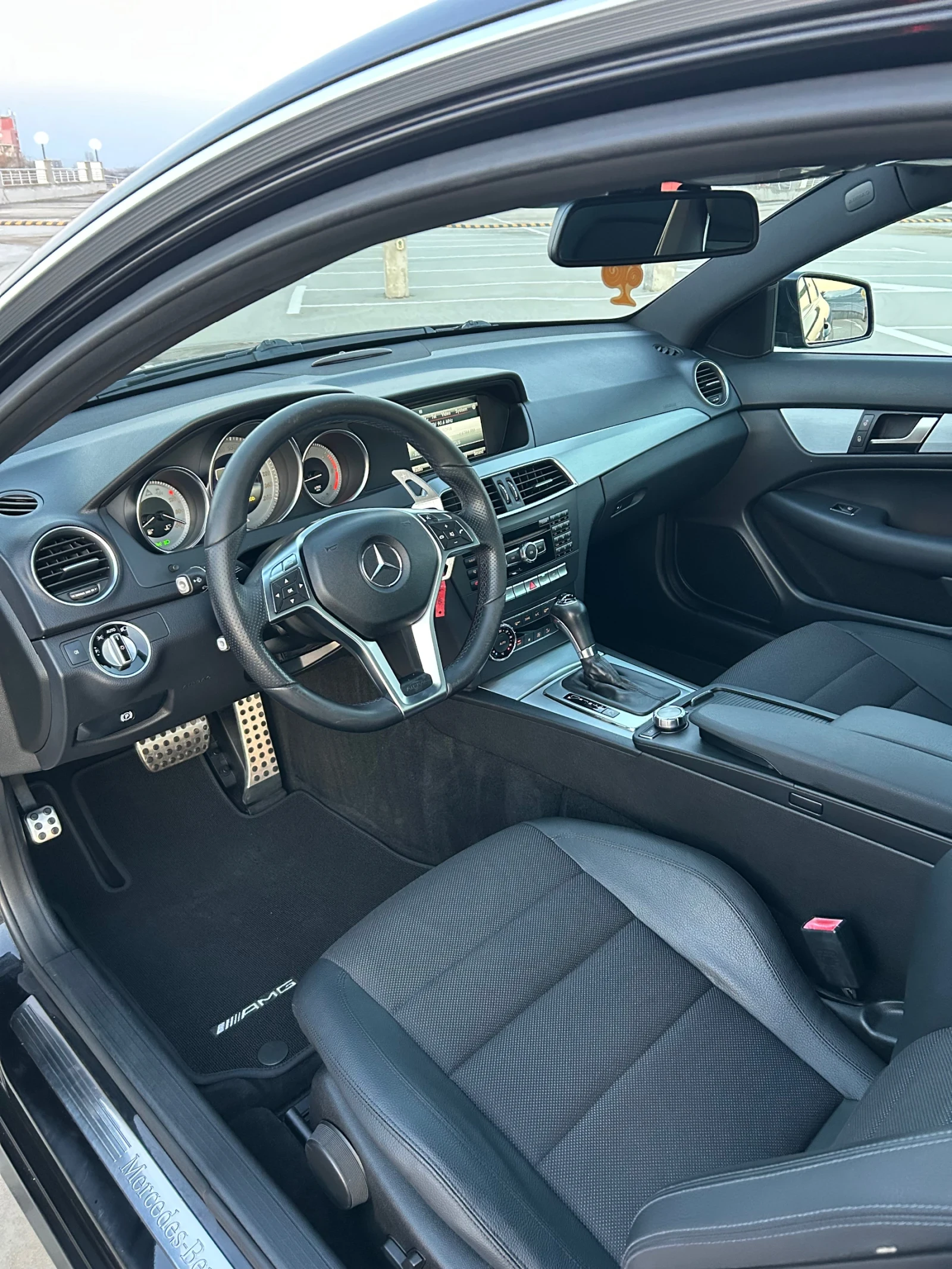 Mercedes-Benz C 220 CDI // AMG PACK, снимка 10 - Автомобили и джипове - 53851067