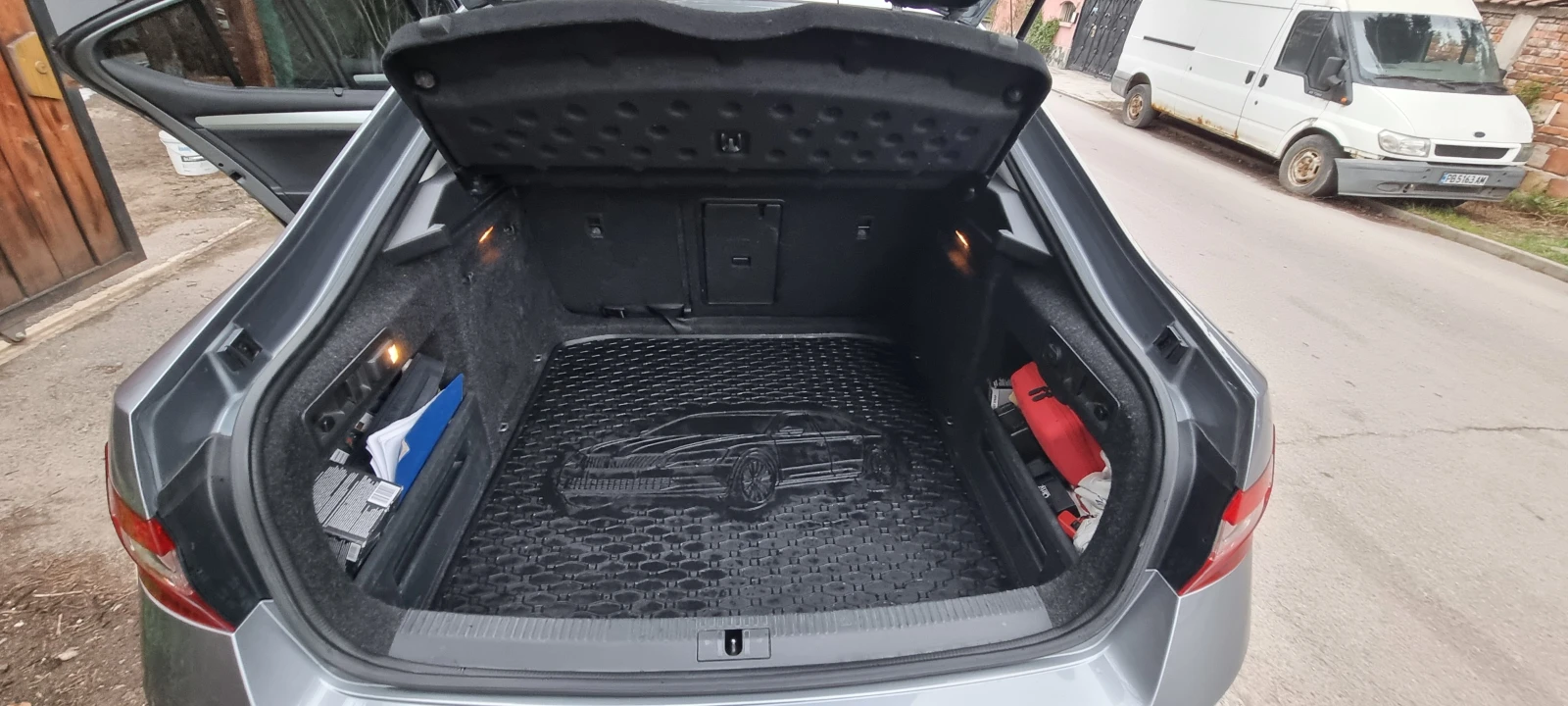 Skoda Superb Ambition 2.0TDI/6DSG/150PS, снимка 8 - Автомобили и джипове - 54032497