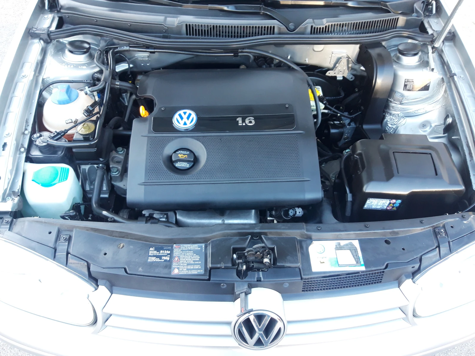 VW Golf 1.6i-16V* 105к.с* ОТЛИЧЕН* , снимка 14 - Автомобили и джипове - 54314432