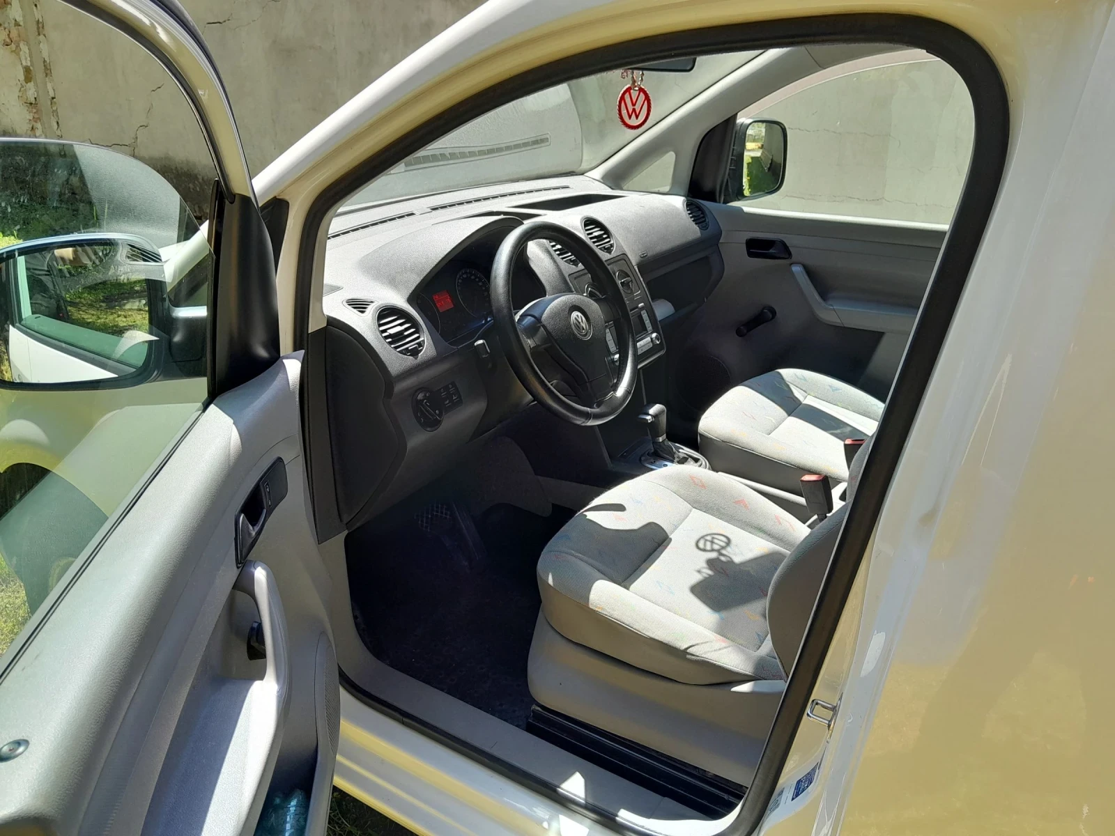 VW Caddy, снимка 6 - Автомобили и джипове - 54399427
