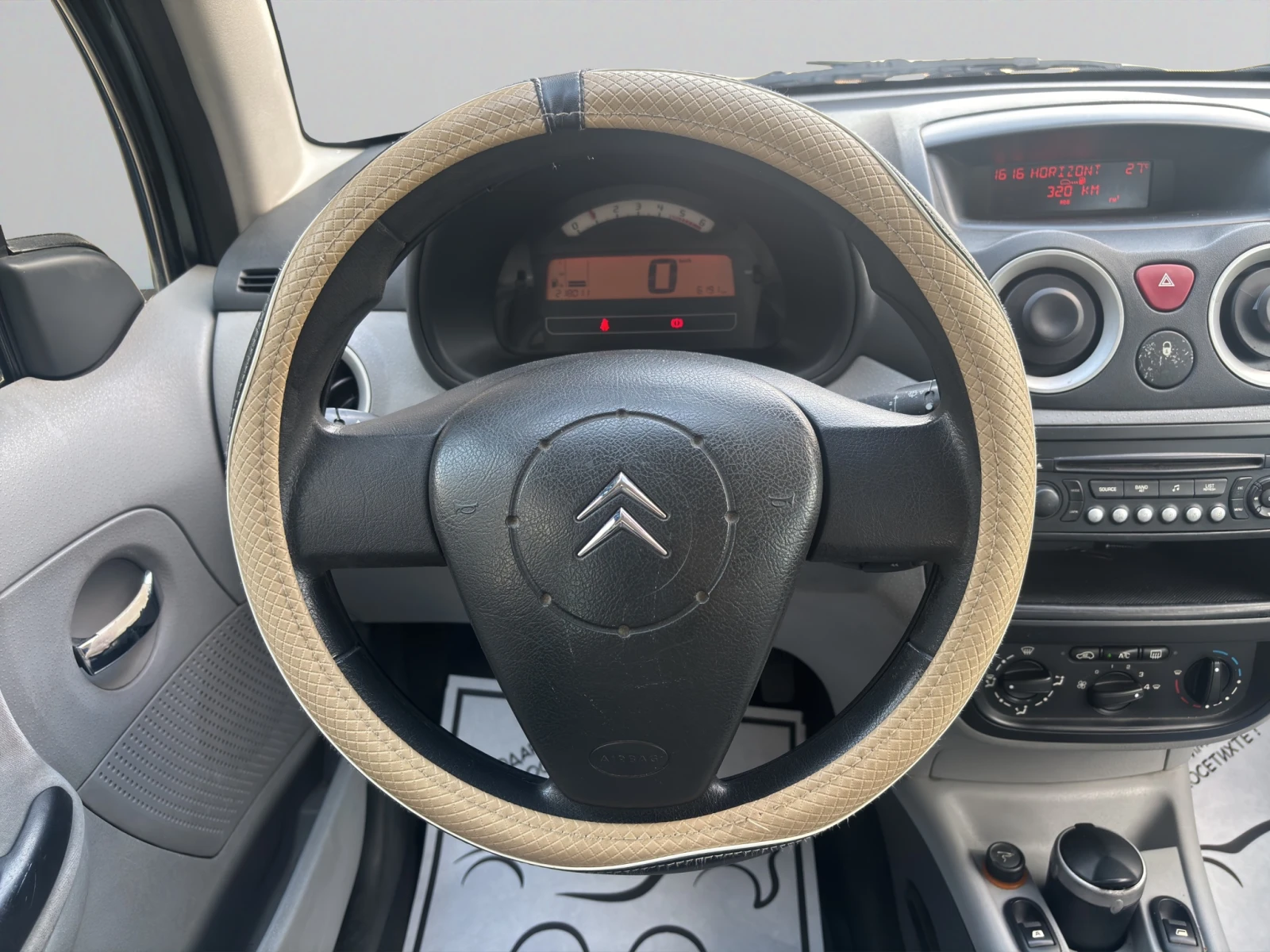 Citroen C3 1.4 HDI 70 BVM5, снимка 11 - Автомобили и джипове - 54878335