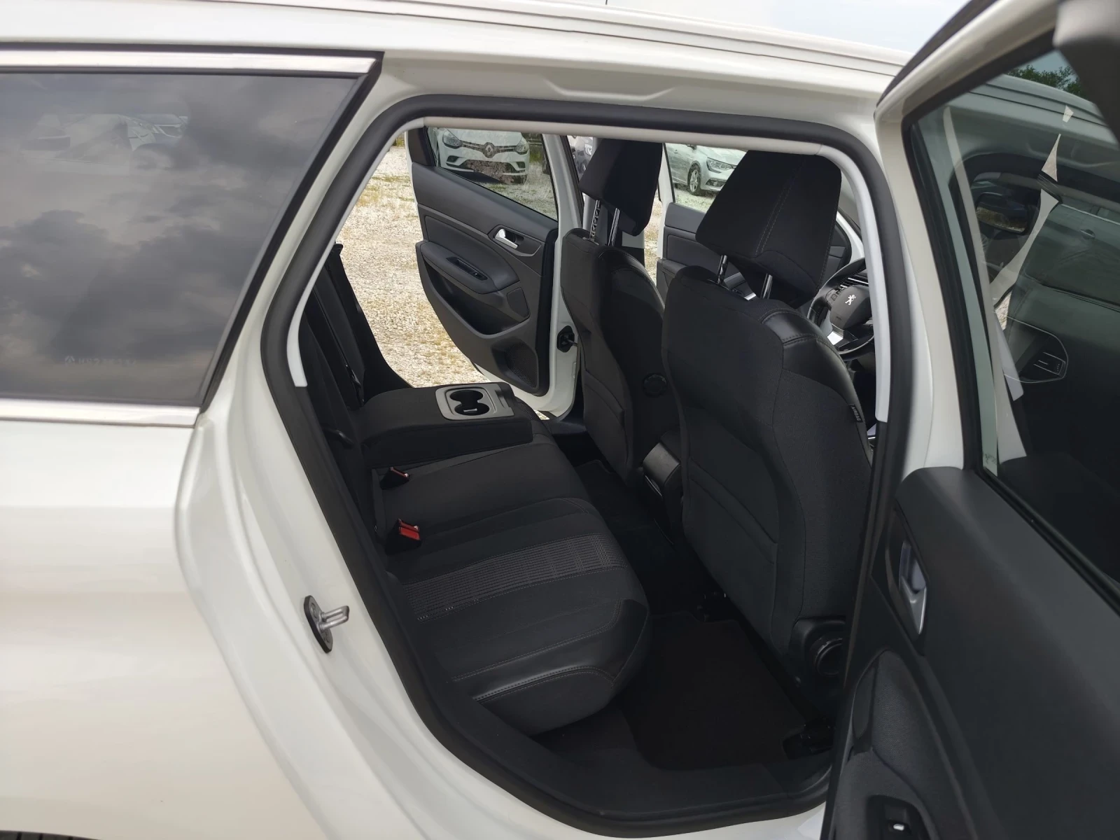 Peugeot 308 1.6HDI, 120кс, Allure, снимка 8 - Автомобили и джипове - 54882016