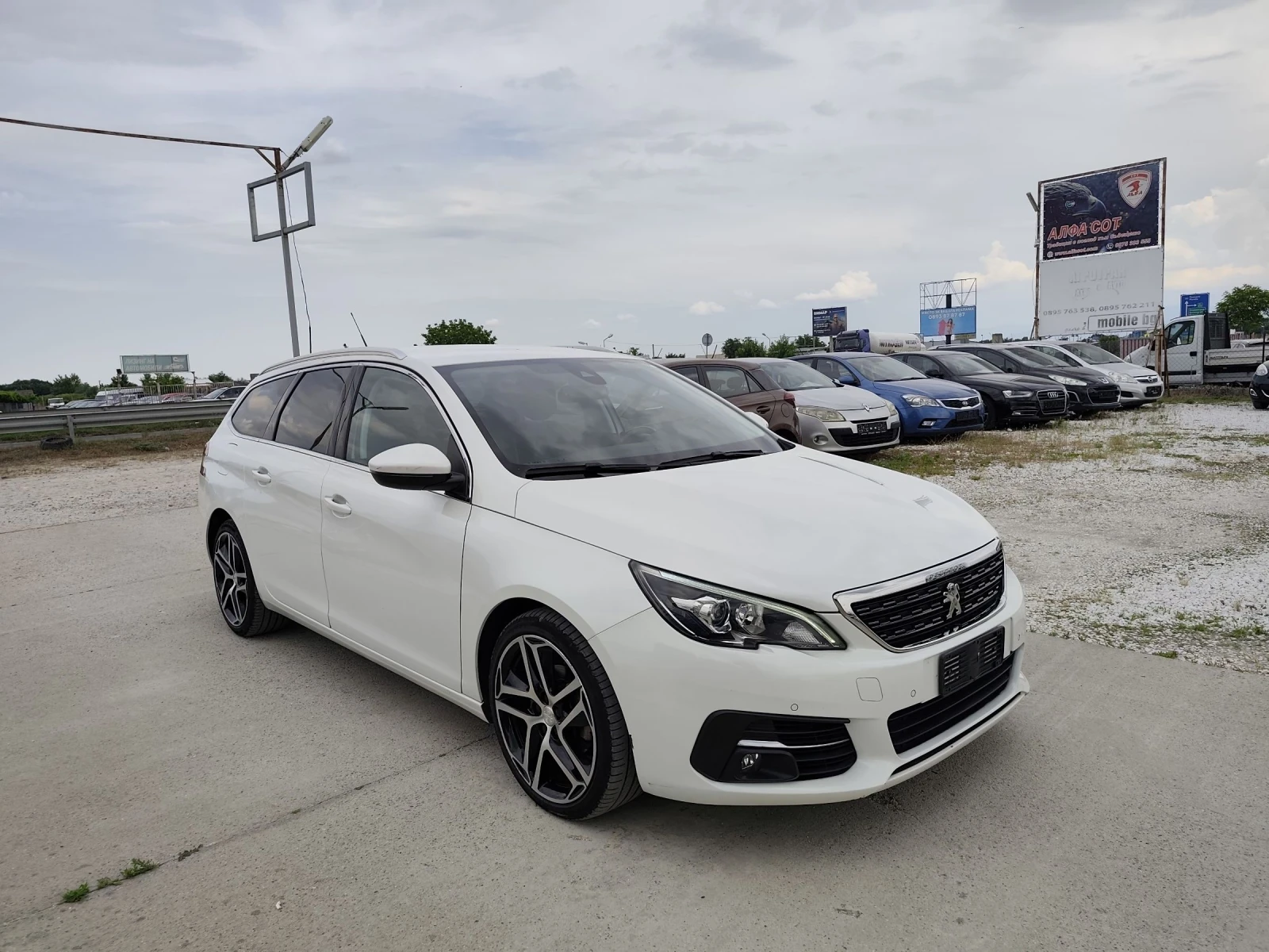 Peugeot 308 1.6HDI, 120кс, Allure, снимка 3 - Автомобили и джипове - 54882016