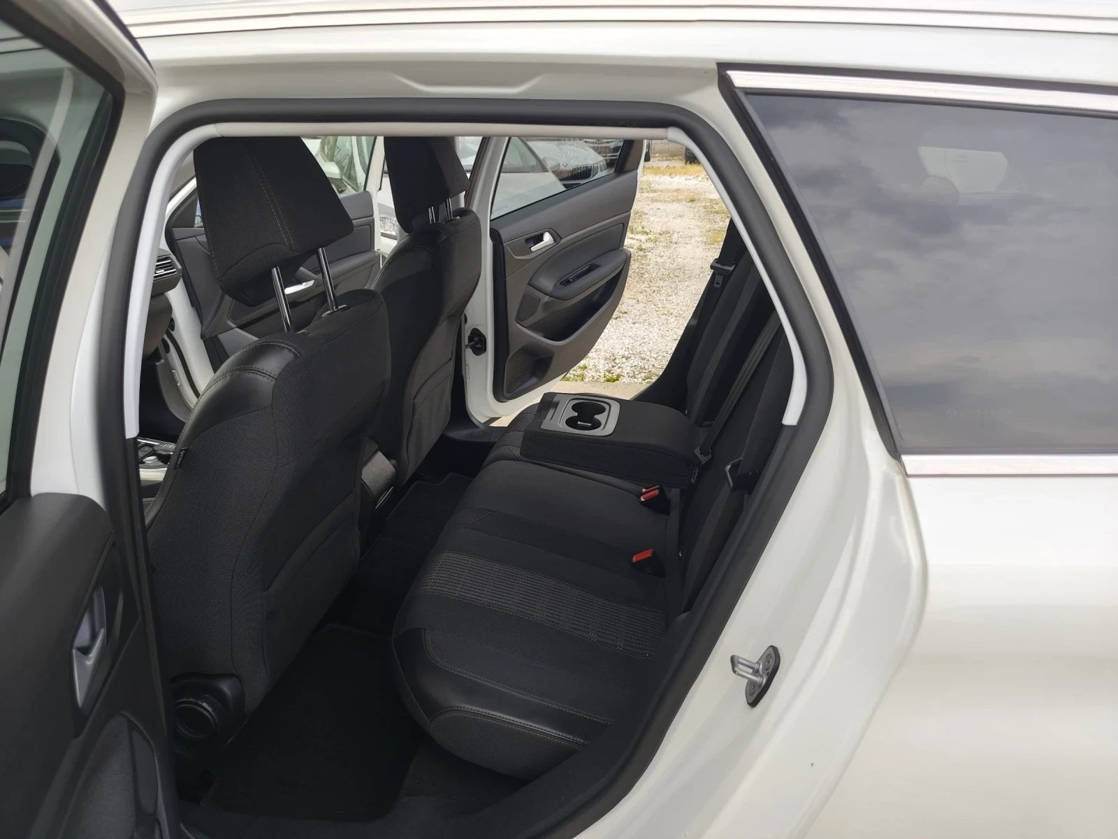 Peugeot 308 1.6HDI, 120кс, Allure, снимка 9 - Автомобили и джипове - 54882016