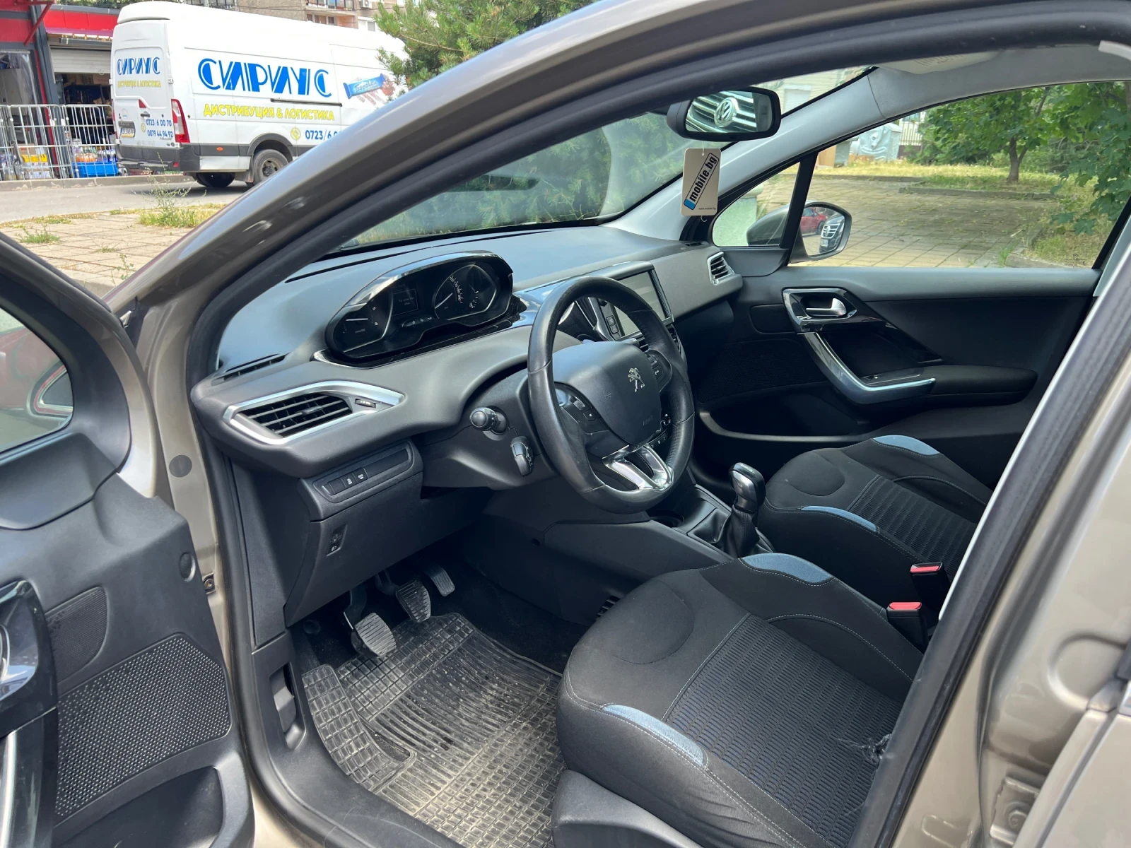 Peugeot 208 1.6 HDI, снимка 8 - Автомобили и джипове - 55048113